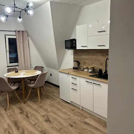 Daire Melania Poronin